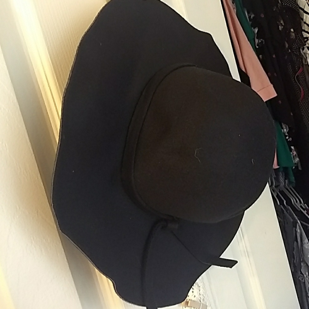 3 for $40 Black felt floppy hat NWT